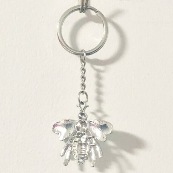 Silver Bee Metal Keychain - Picture 2 of 3